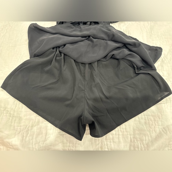 Abercrombie & Fitch Black Angel Sleeve V Neck Bow Mini Skort Romper Dress SZ XS - Picture 10 of 10